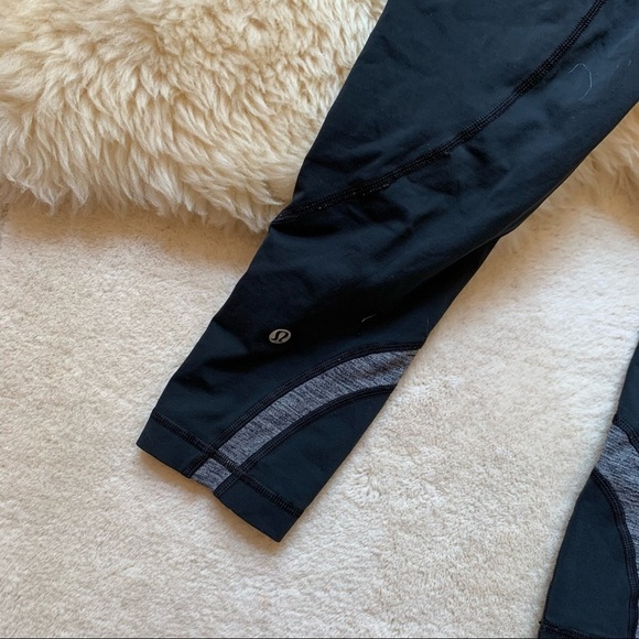 Lululemon Run Inspire Crop II Black/Grey/Blue 6 - Picture 5 of 7